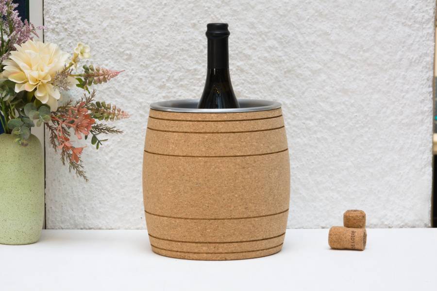 verKORKst Premium Wein- und Sektkühler aus Kork in Form eines Weinfasses