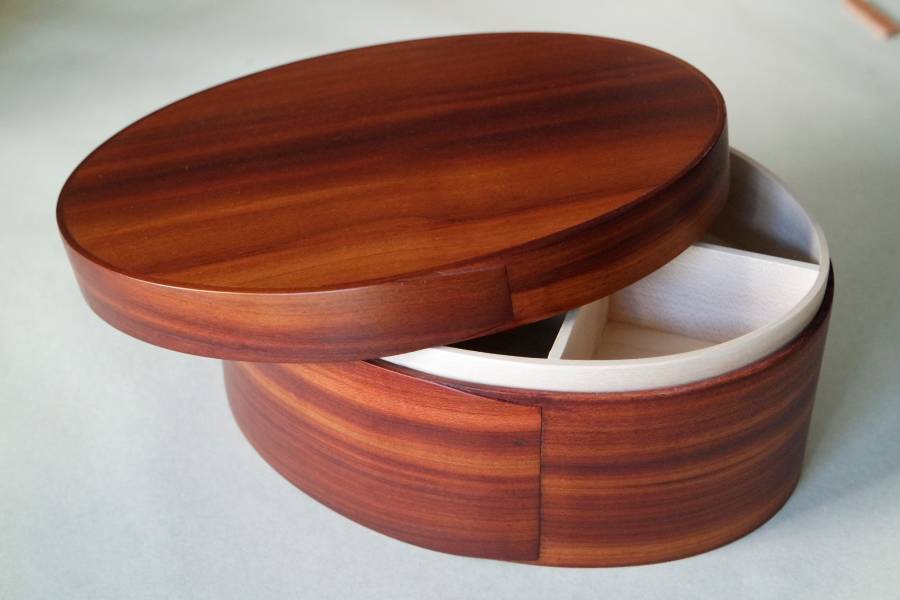 Handgefertigte Schatullen aus Holz im verKORKst Ladengeschäft Bad Tölz